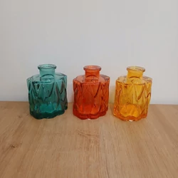 Váza SZÍNES MINI ÜVEG VÁZA 8CM